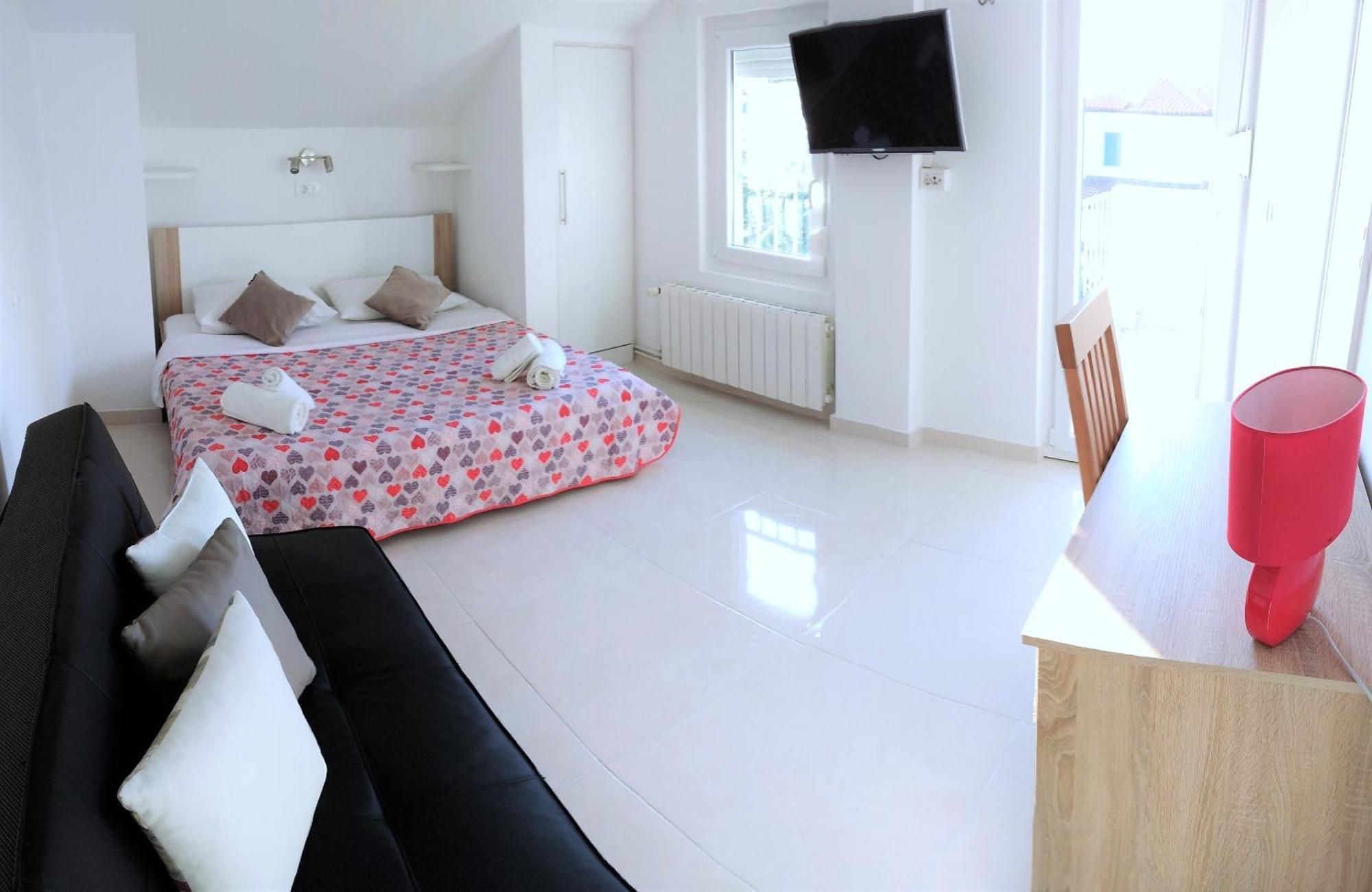 Guesthouse Cecilia Malinska Eksteriør billede