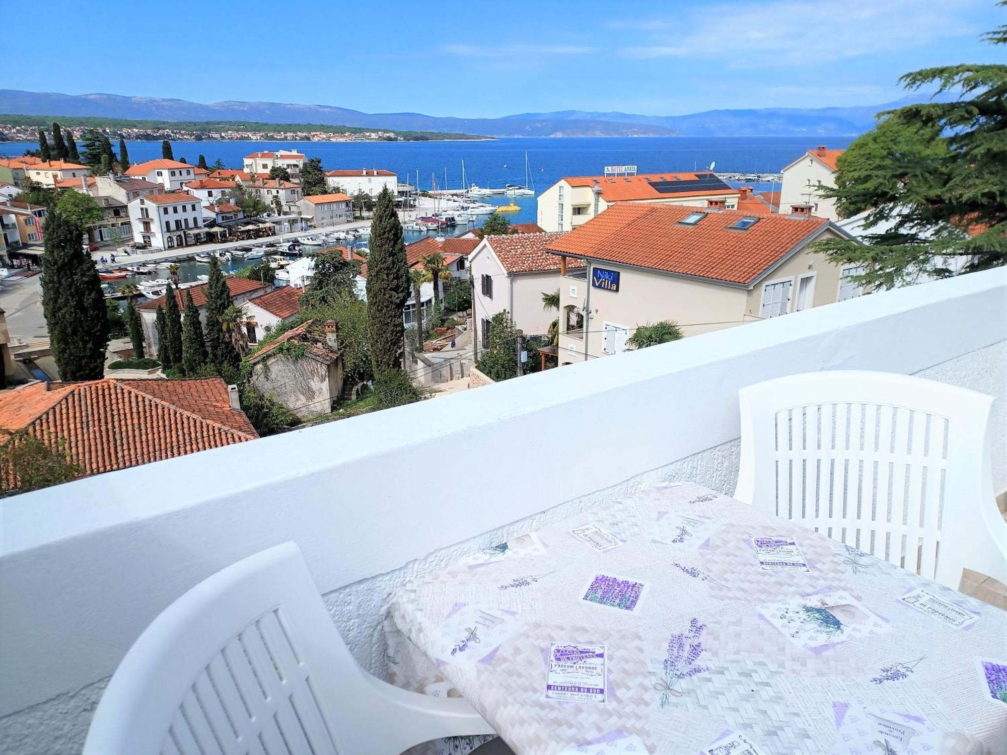 Guesthouse Cecilia Malinska Eksteriør billede