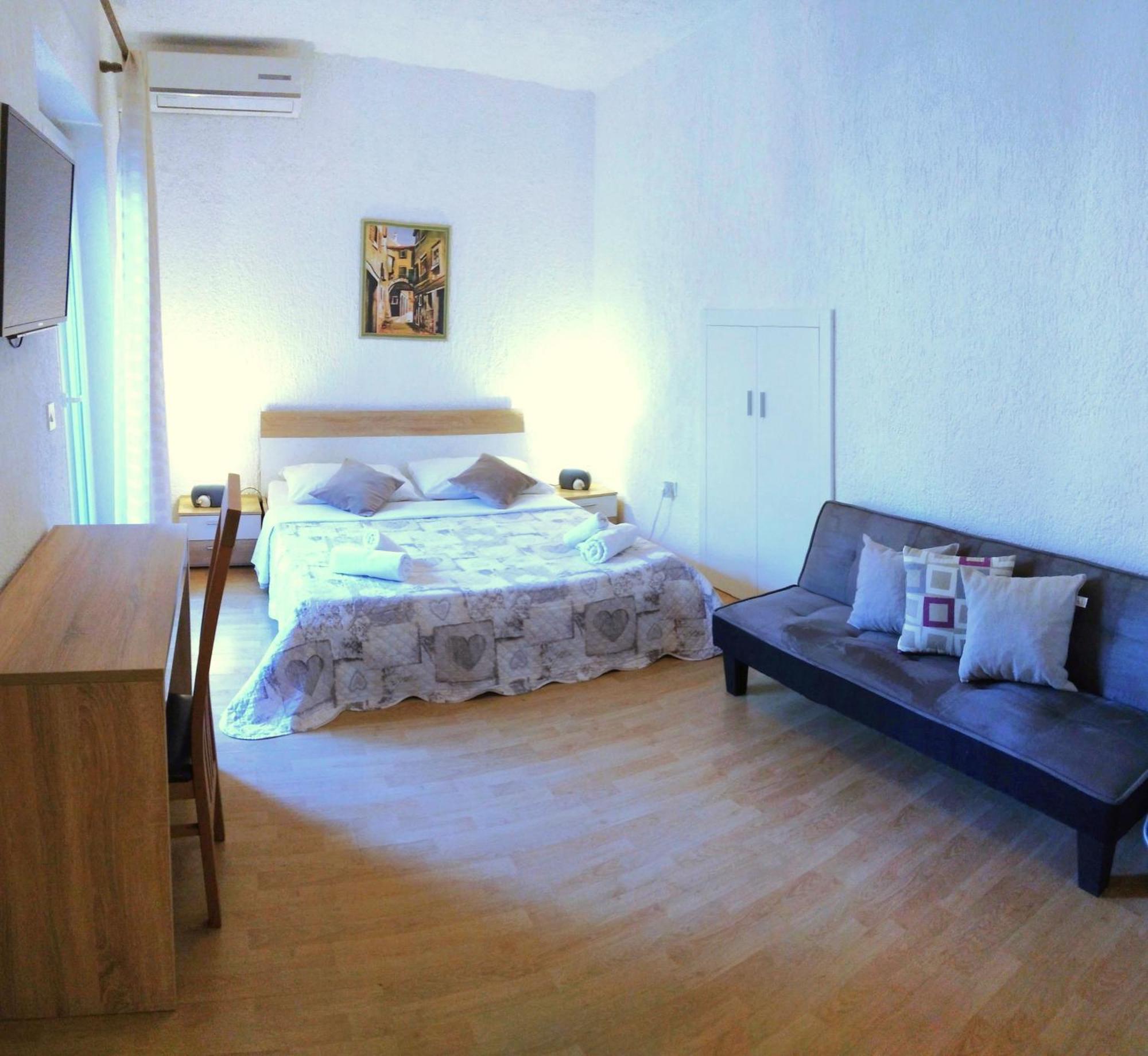 Guesthouse Cecilia Malinska Eksteriør billede