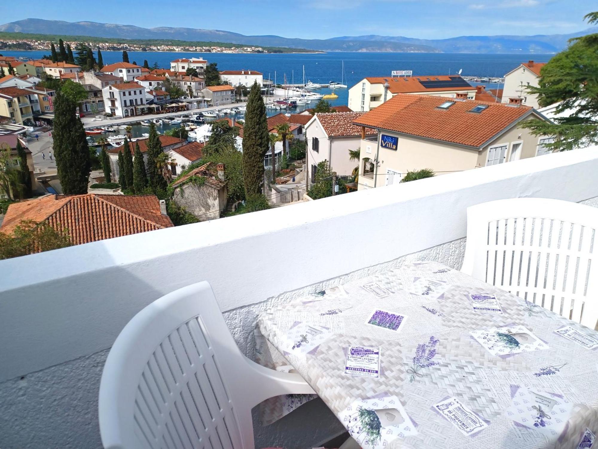 Guesthouse Cecilia Malinska Eksteriør billede
